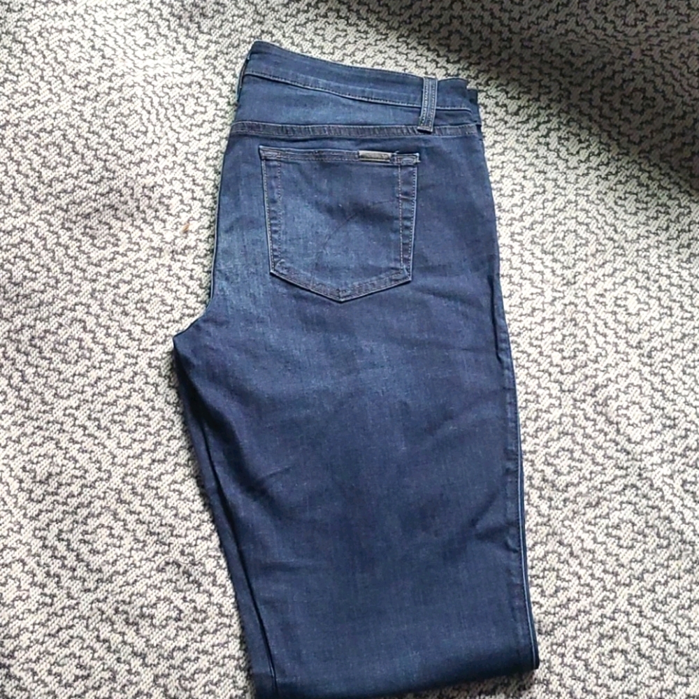 Curvy Skinny Joe's Jean's